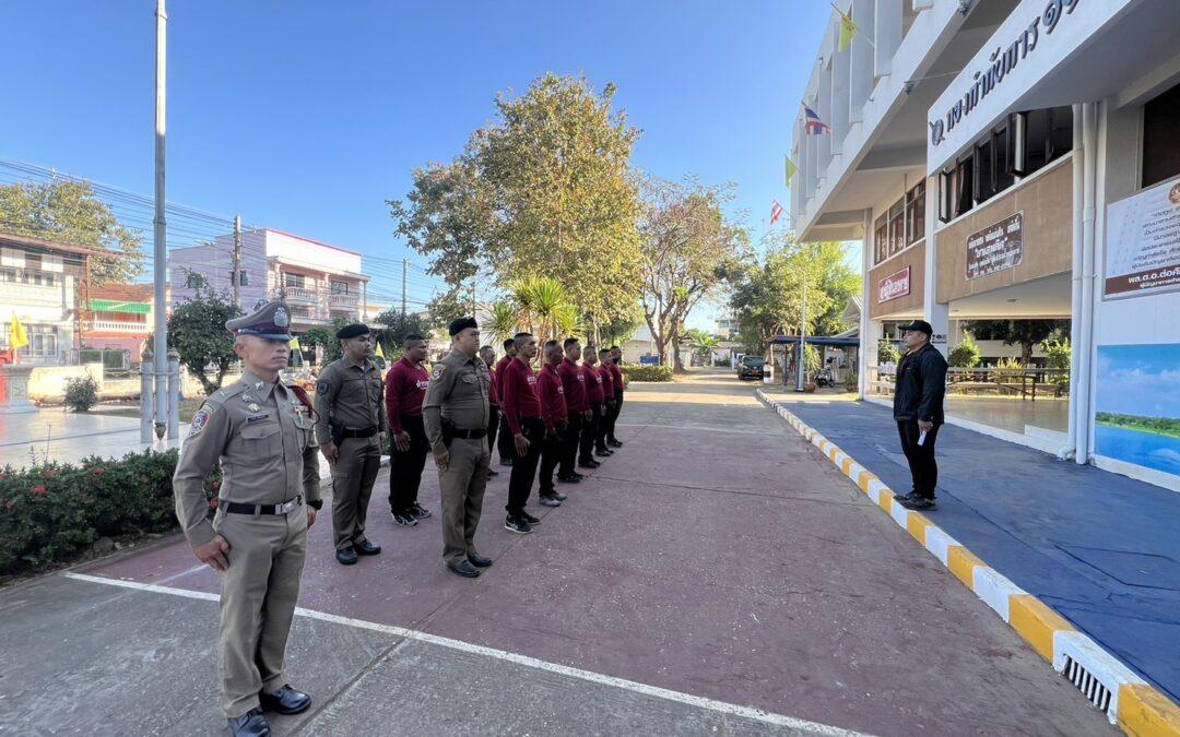 ตำรวจน้ำหนองคายแถวโยธาประจำสัปดาห์ และรับการสนับสนุนเทศบาลเมืองหนองคายสนับสนุนรถเครนและเจ้าหน้าที่ในการตัดแต่งกิ้งไม้ บริเวณริมรั้วที่ทำการตำรวจน้ำหนองคาย